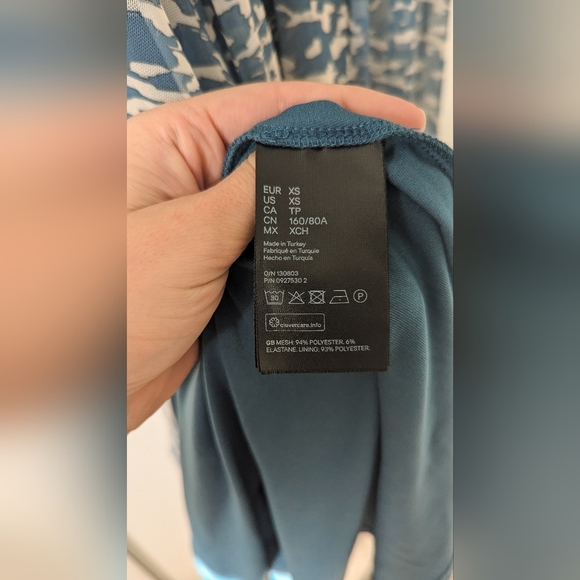 H&M Blue and Tan Patterned Long Sleeve Midi   Dress Size XS EUC! - Picture 4 of 7